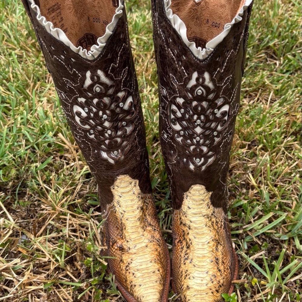 CUADRA Brown and Tan Western Cowboy Boots